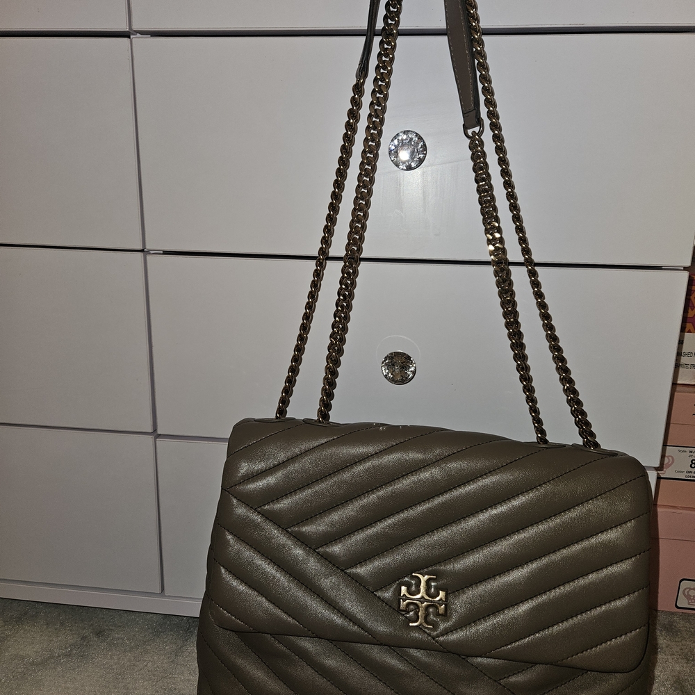 Tory Burch Kira Chevron Taupe Quilted Shoulder Crossbody Bag - Picture 4 of 8